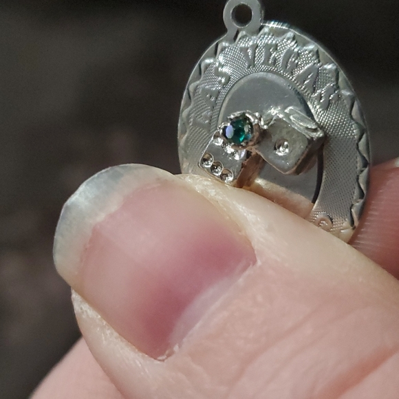 💚 Vegas charm - Picture 2 of 3